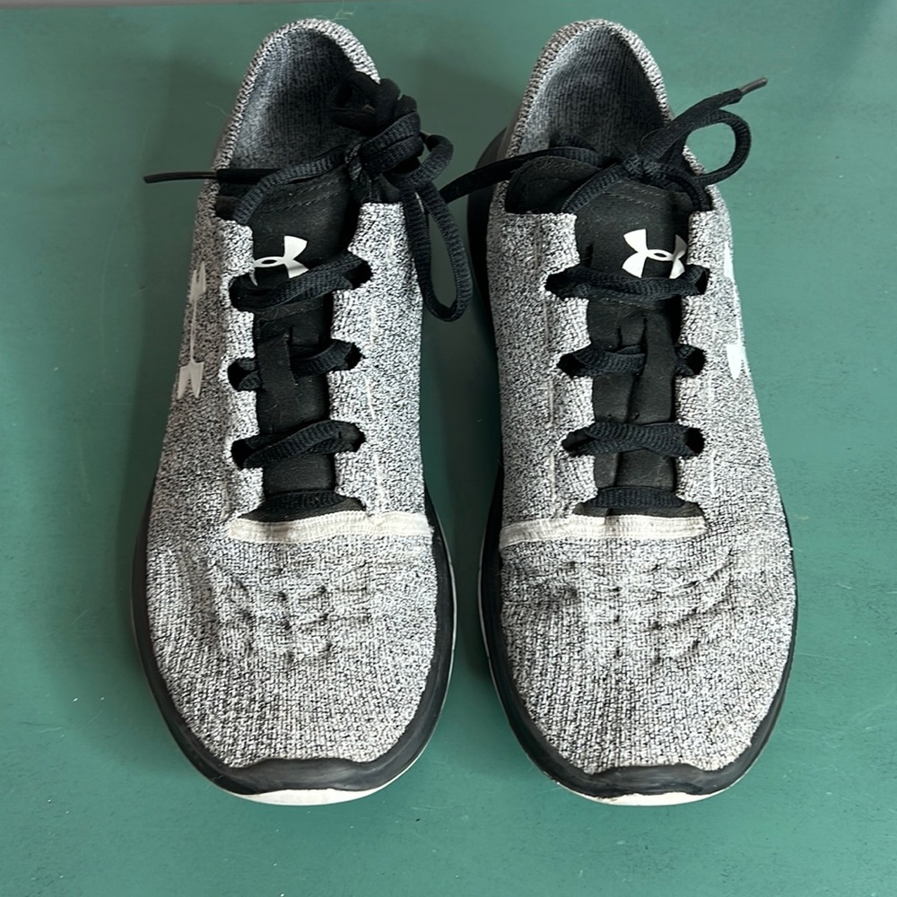 Under Armour Ladies Sneakers - Size 7.5